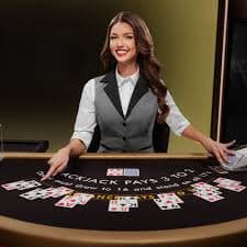 Tampilan layar Monopoly Live di studio lensa4d